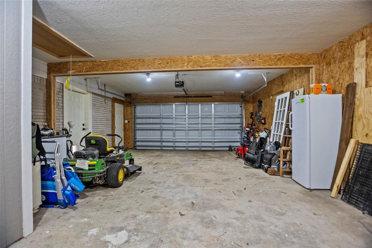 Garage, Interior