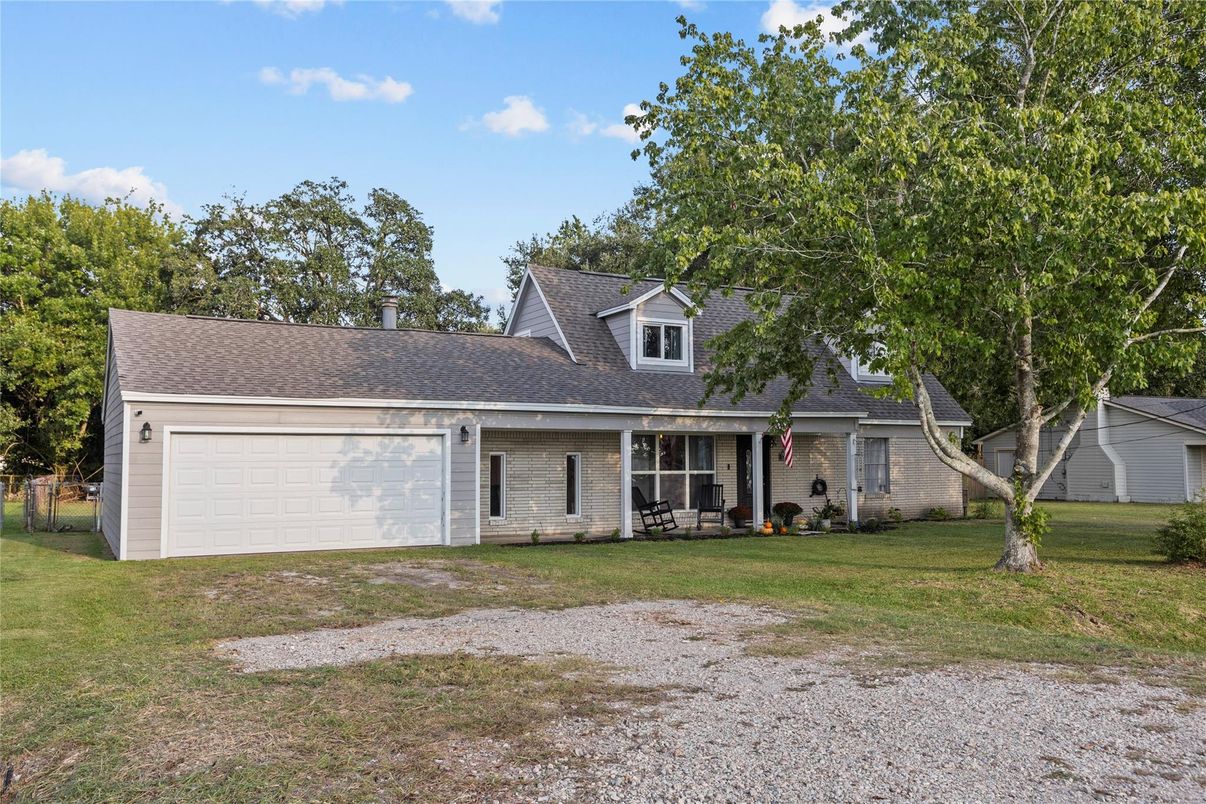 Attached, Backyard, Exterior, Facade, Cape Cod