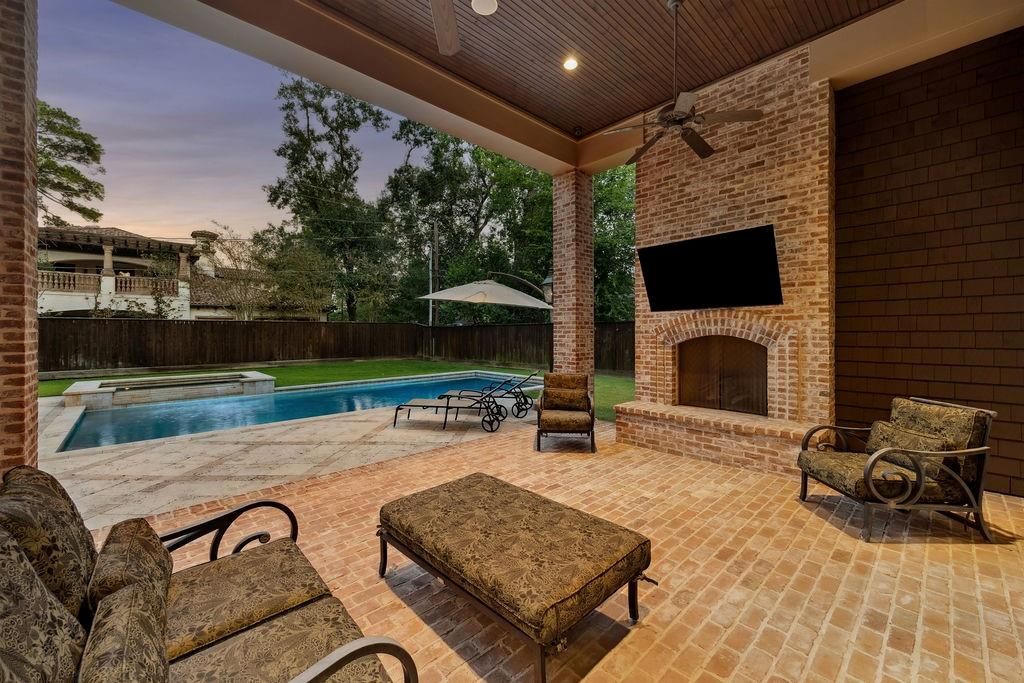 Exterior, Fireplace, Pool