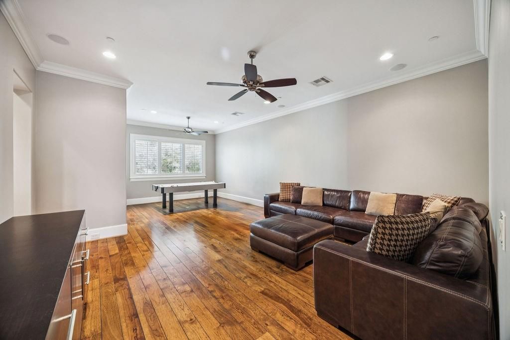 Game Room, Interior, Living room, Recessed Lighting, Wood Texture Flooring