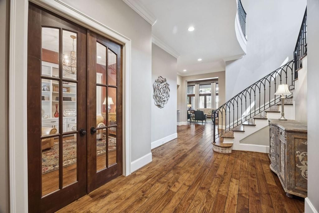 Interior, Recessed Lighting, Wood Texture Flooring