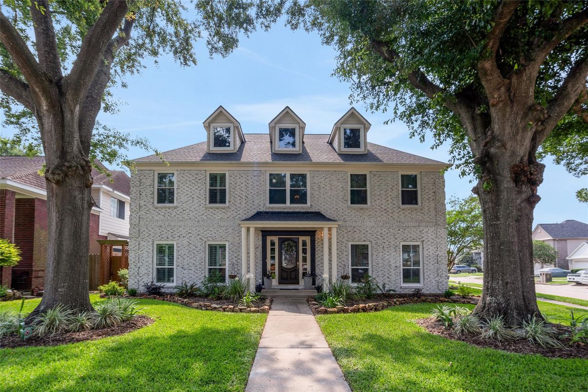 Exterior, Facade, Georgian