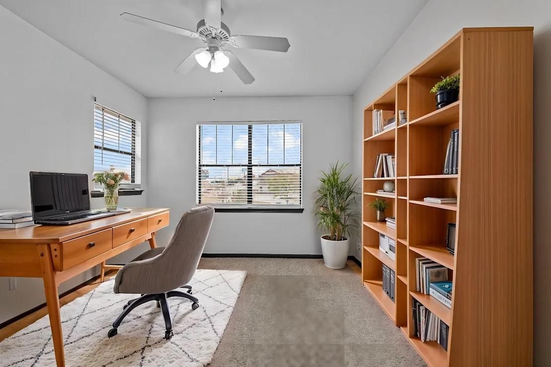 Home Office, Interior