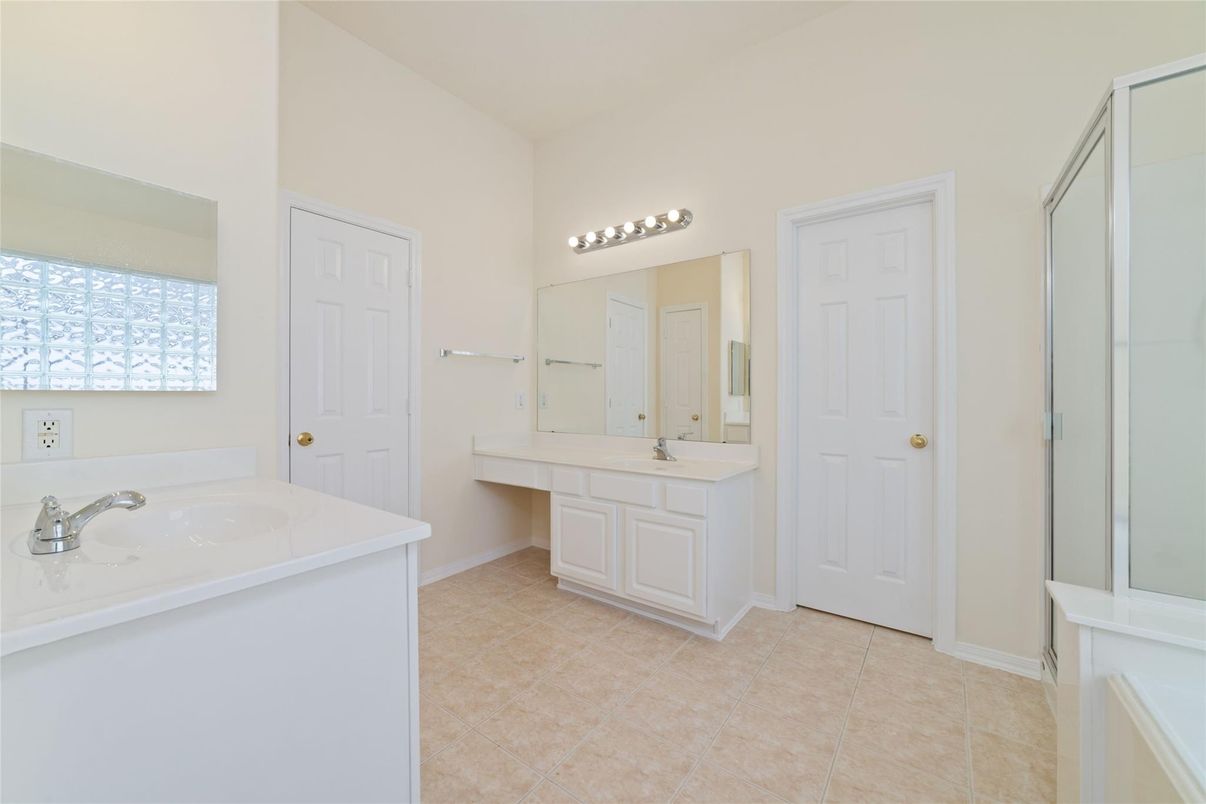 Bathroom, Dual Sink Vanities, Interior