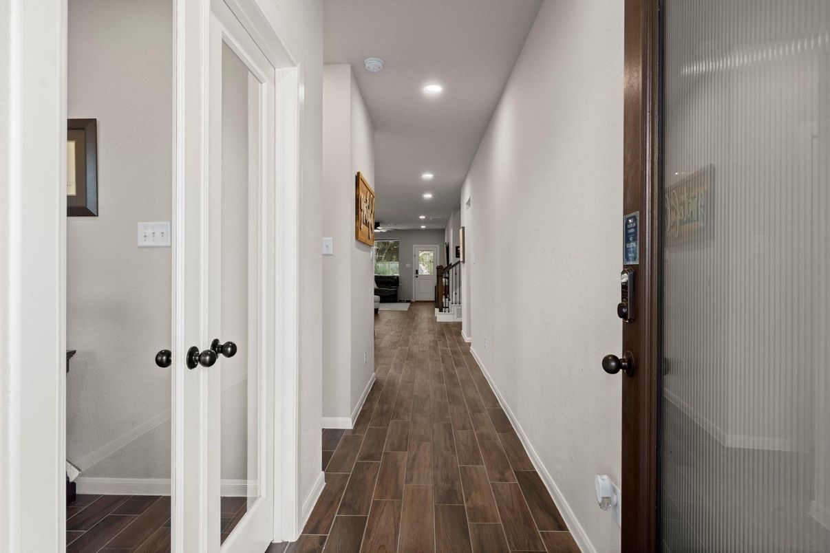 Interior, Recessed Lighting, Wood Texture Flooring