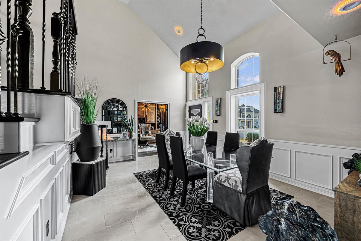 Dining room, Interior, Pendant Lights, Recessed Lighting