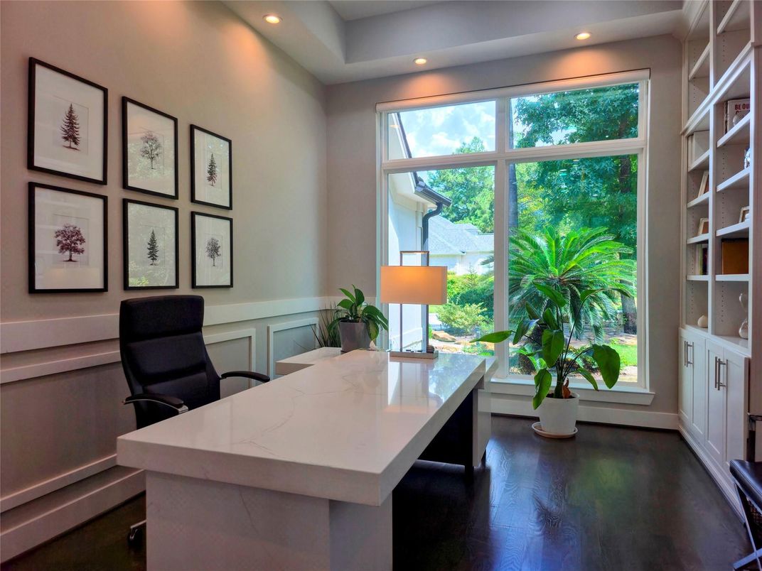 Home Office, Interior, Recessed Lighting, Wood Texture Flooring