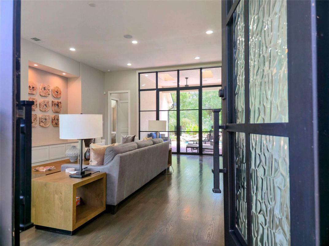 Interior, Living room, Recessed Lighting, Wood Texture Flooring