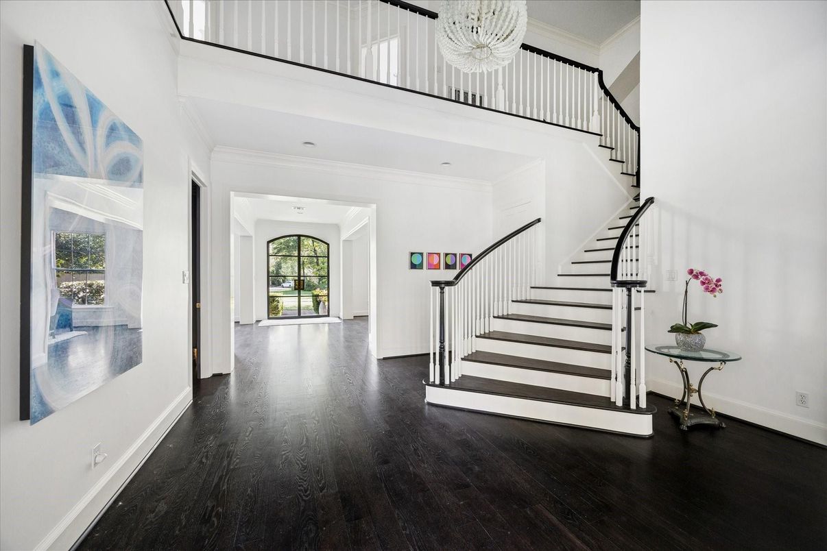 Interior, Pendant Lights, Wood Texture Flooring