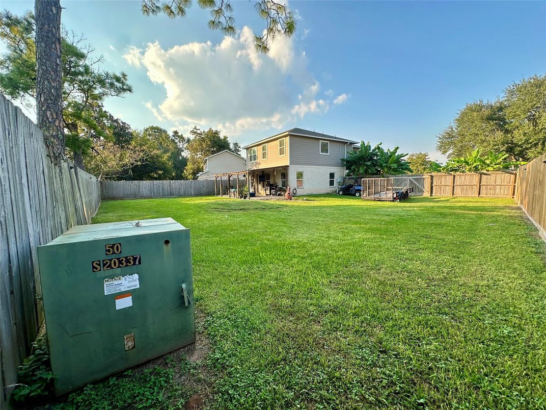 Backyard, Exterior