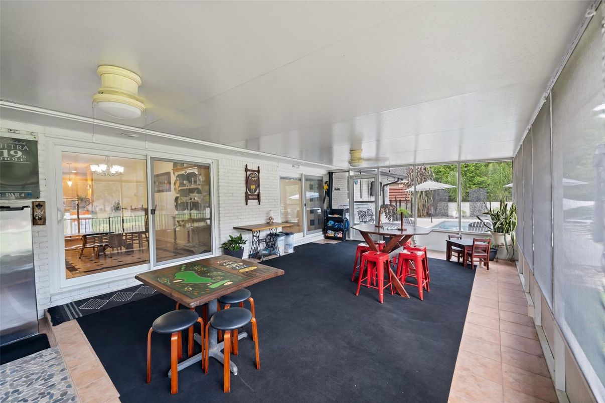 Dining room, Interior
