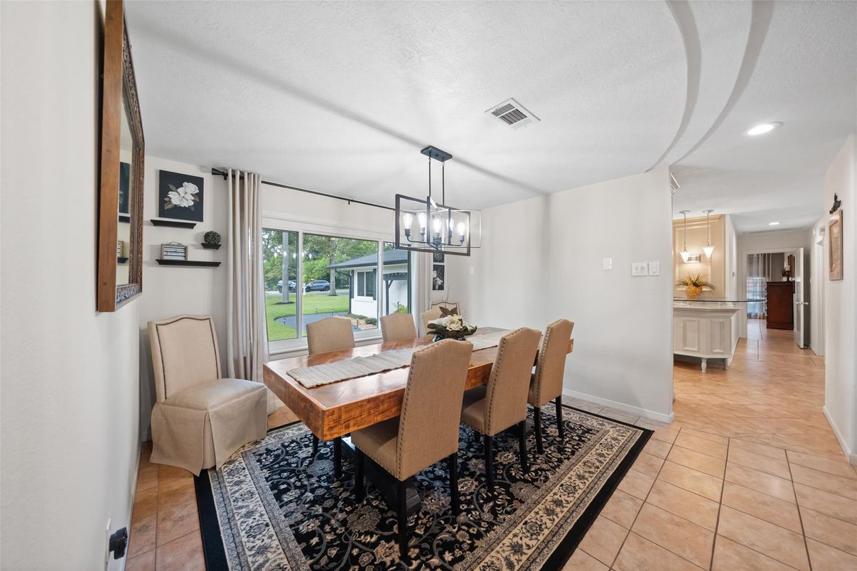Chandelier, Dining room, Interior, Pendant Lights, Recessed Lighting