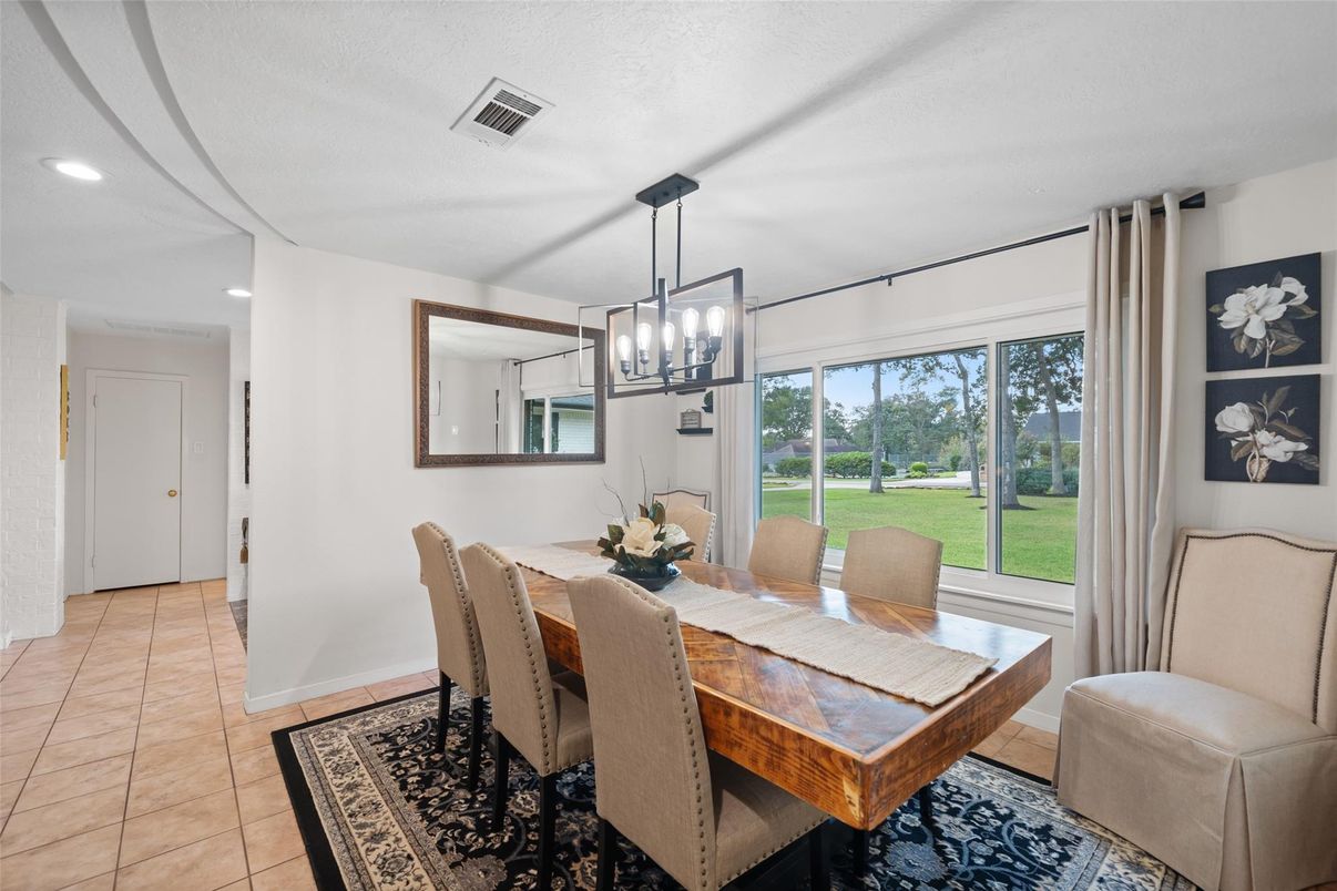 Dining room, Interior, Pendant Lights, Recessed Lighting