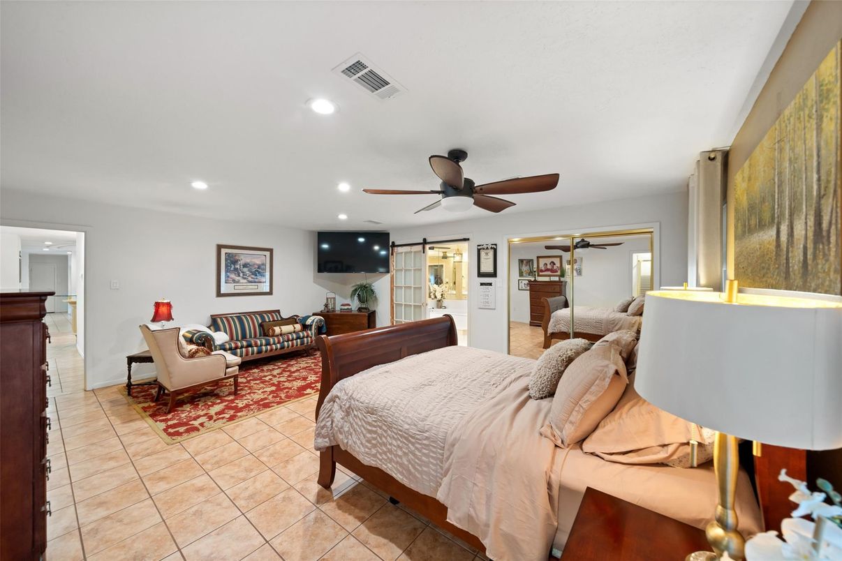 Bedroom, Interior, Recessed Lighting
