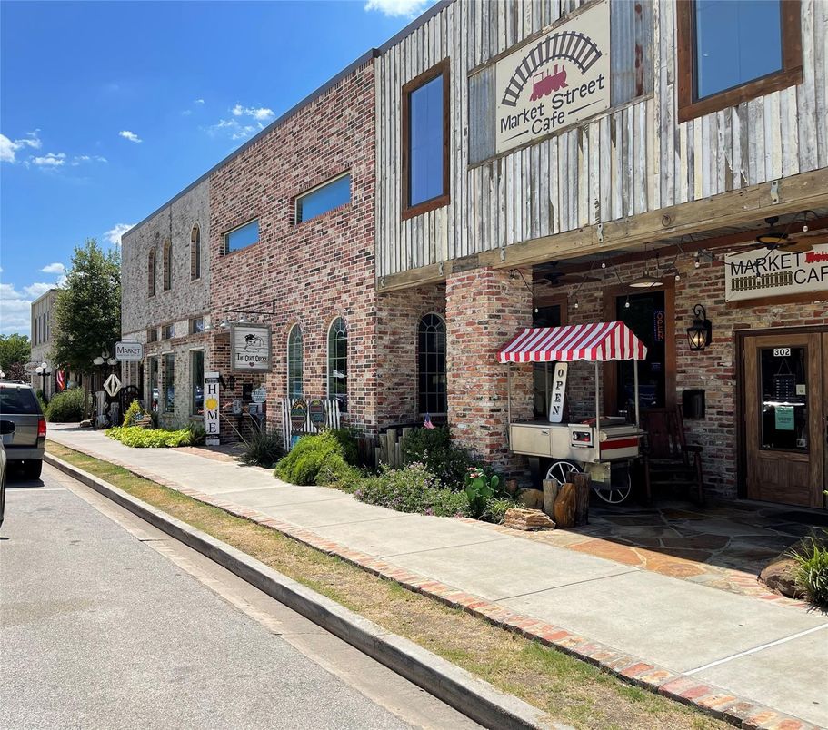 Exterior, Facade, Brick Facade, None