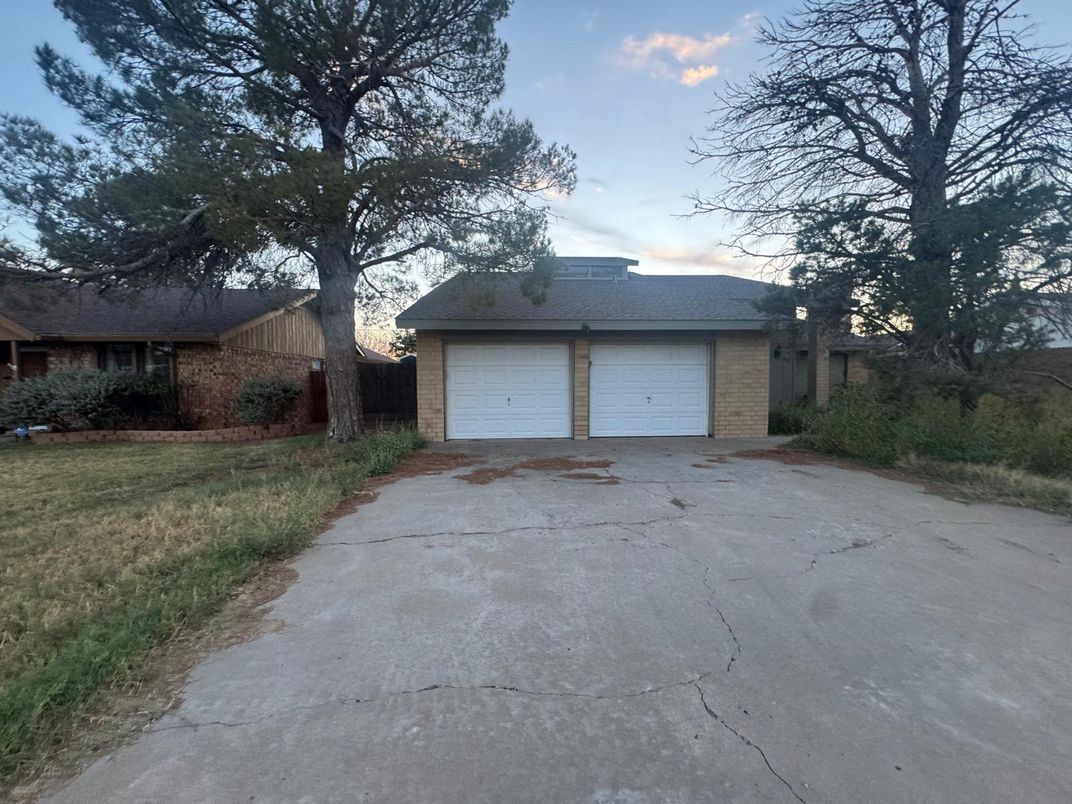 Detached Garage, Exterior