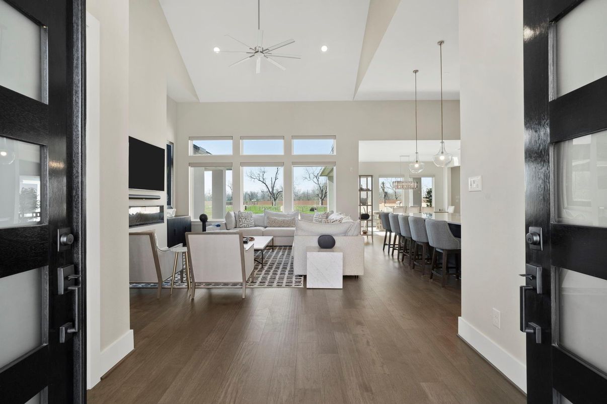 Dining room, Interior, Living room, Pendant Lights, Recessed Lighting, Wood Texture Flooring