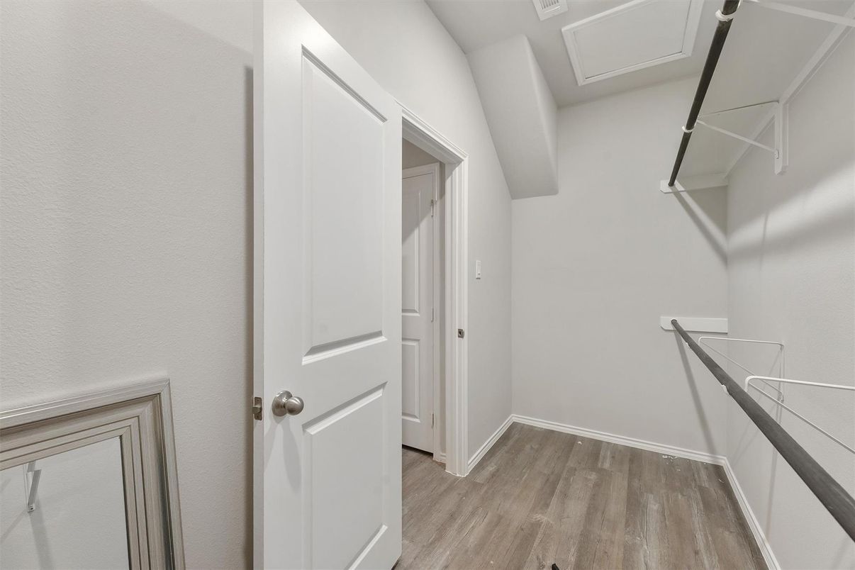 Interior, Walk-in Closets, Wood Texture Flooring