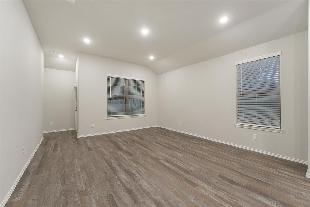 Empty room, Interior, Recessed Lighting, Wood Texture Flooring