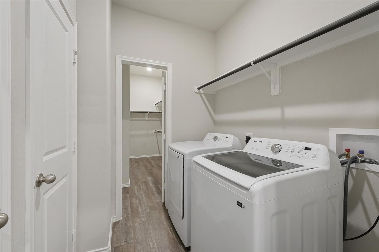 Interior, Washer, Wood Texture Flooring