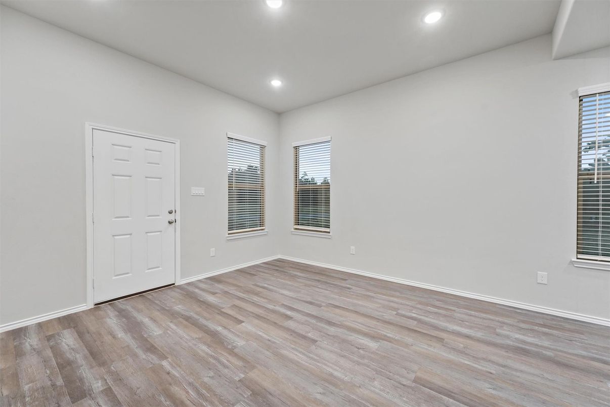 Empty room, Interior, Recessed Lighting, Wood Texture Flooring