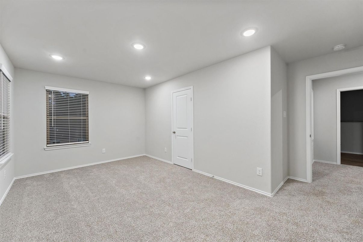 Empty room, Interior, Recessed Lighting