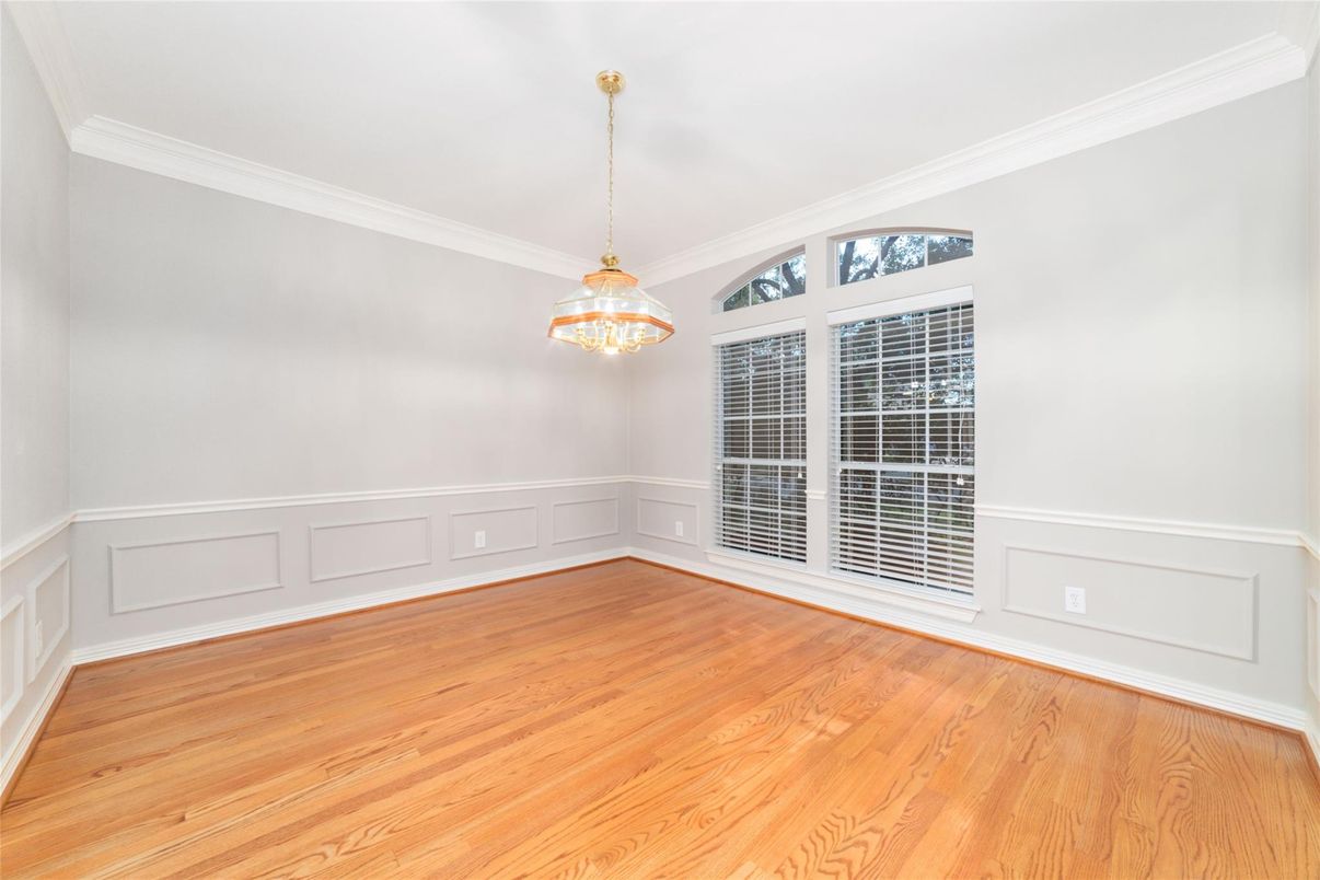 Empty room, Interior, Pendant Lights, Wood Texture Flooring