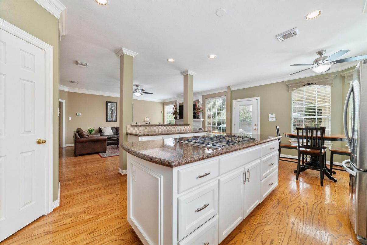 Dining room, Interior, Kitchen, Recessed Lighting, Wood Texture Flooring