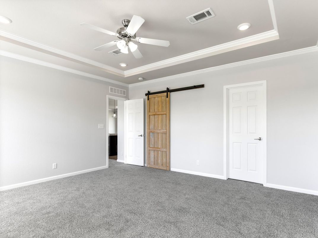 Empty room, Interior, Recessed Lighting