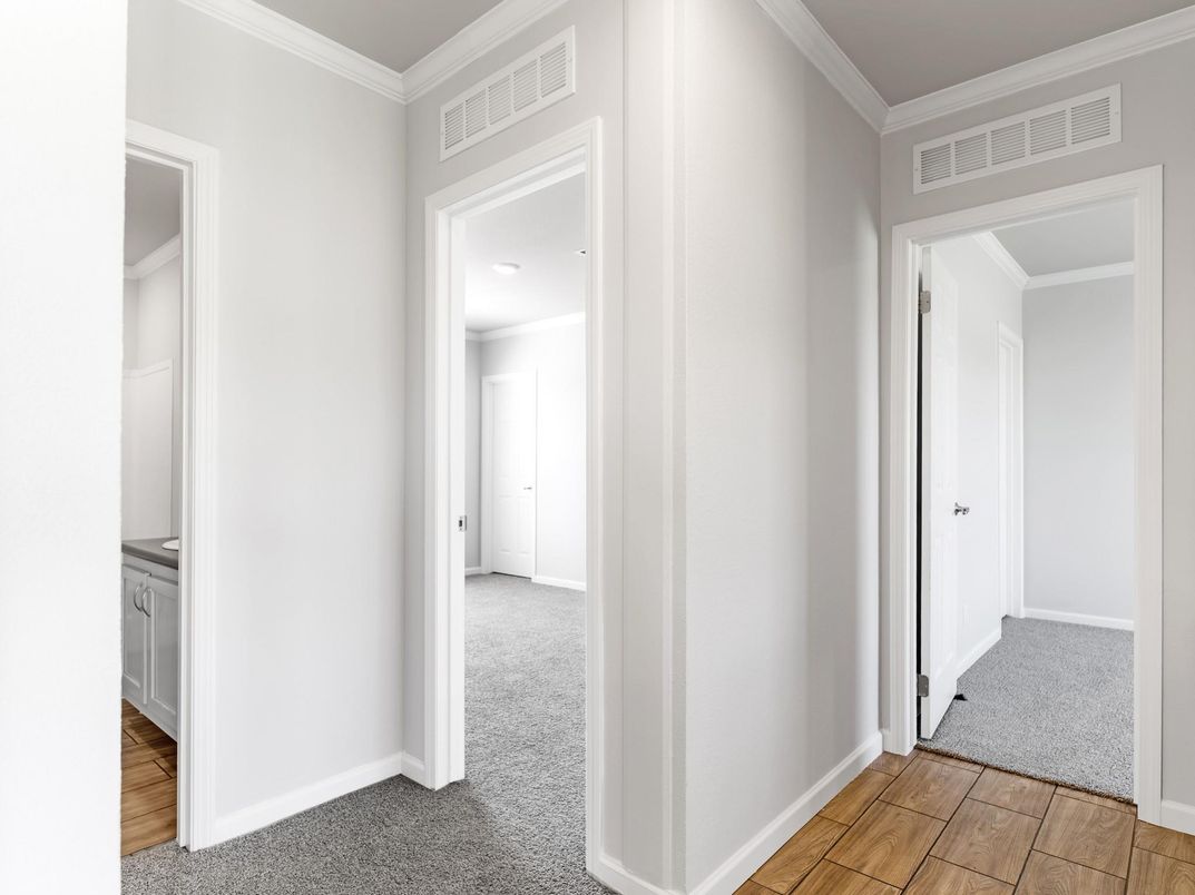 Interior, Recessed Lighting, Wood Texture Flooring