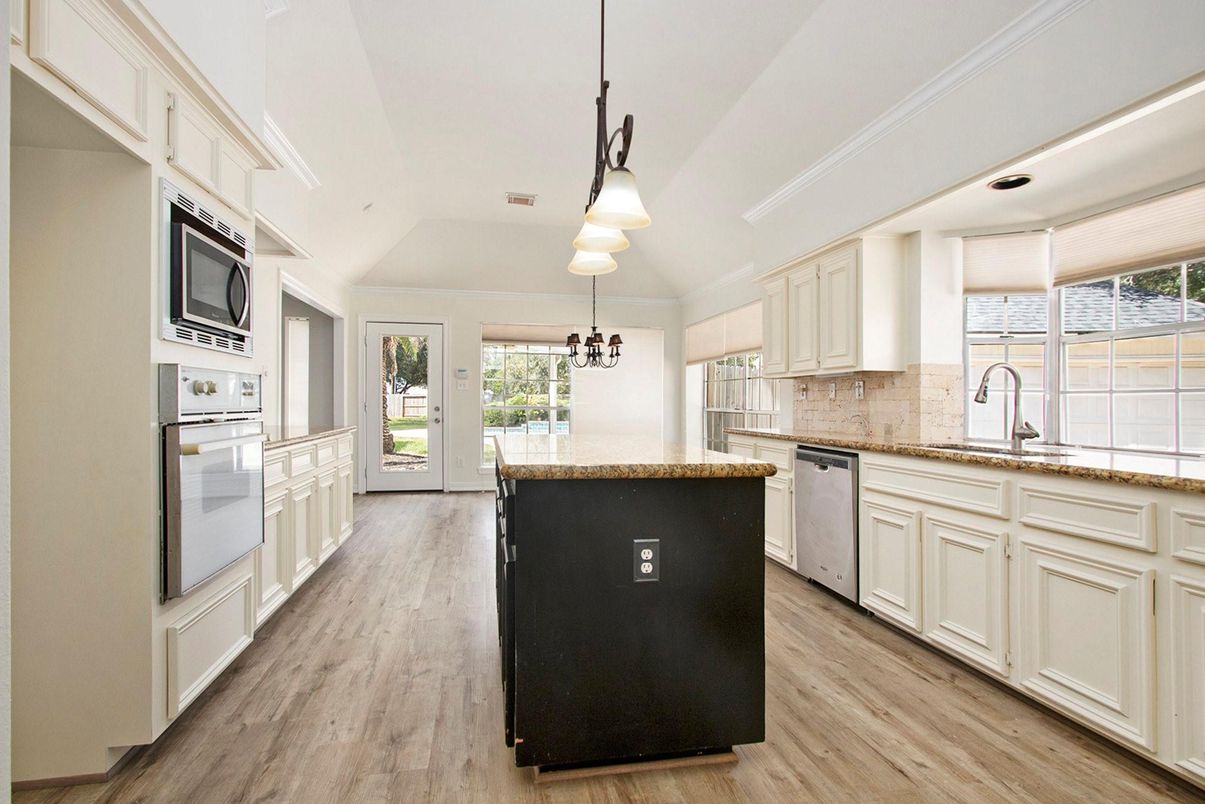 Interior, Kitchen, Pendant Lights, Wood Texture Flooring