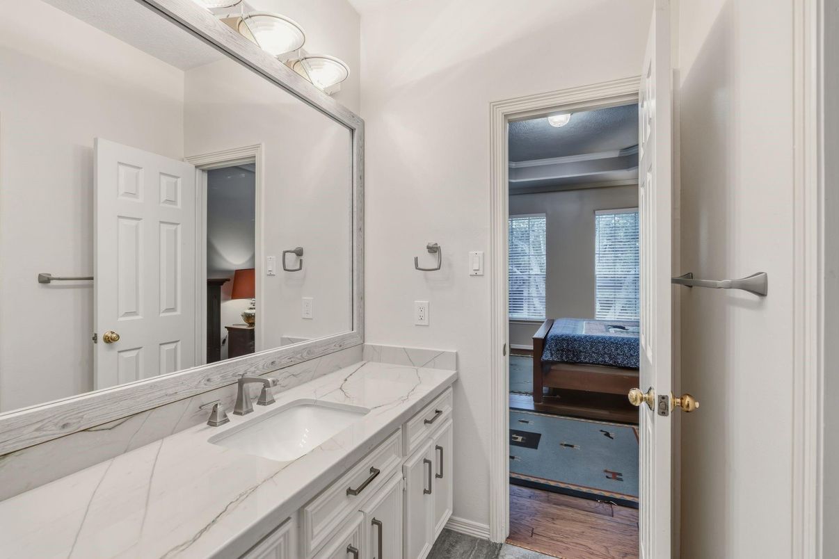 Bathroom, Dual Sink Vanities, Interior, Wood Texture Flooring