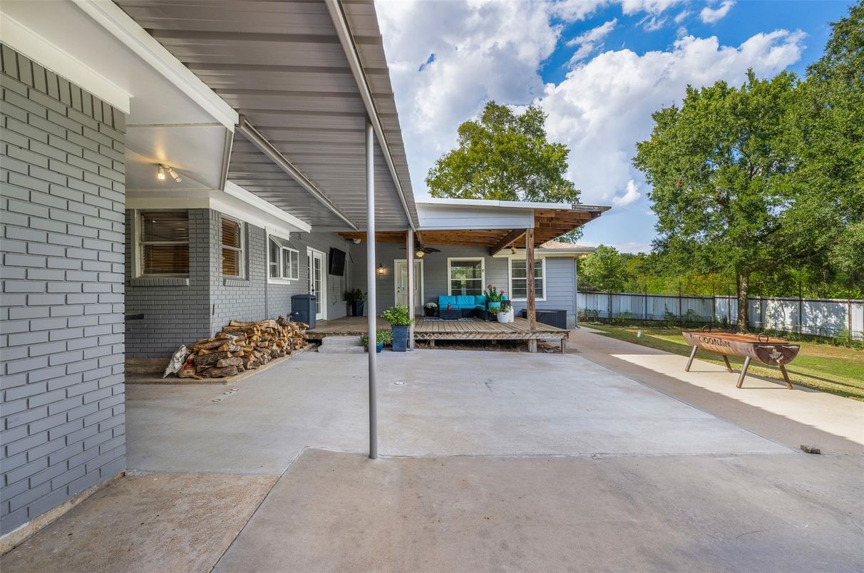 Backyard, Exterior