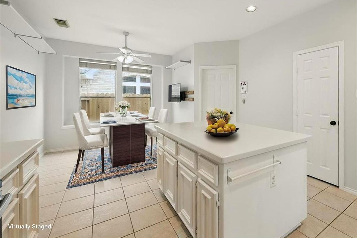Dining room, Interior, Kitchen, Recessed Lighting