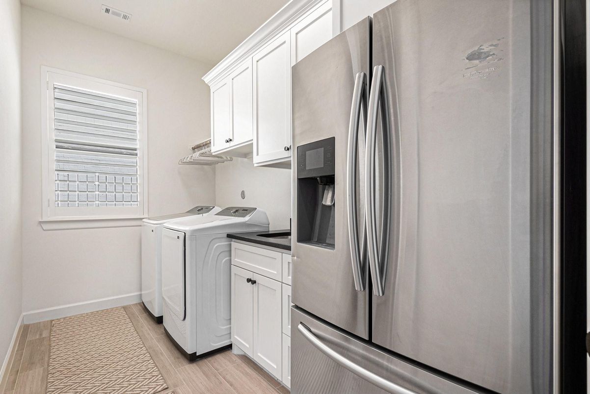 Interior, Washer, Wood Texture Flooring