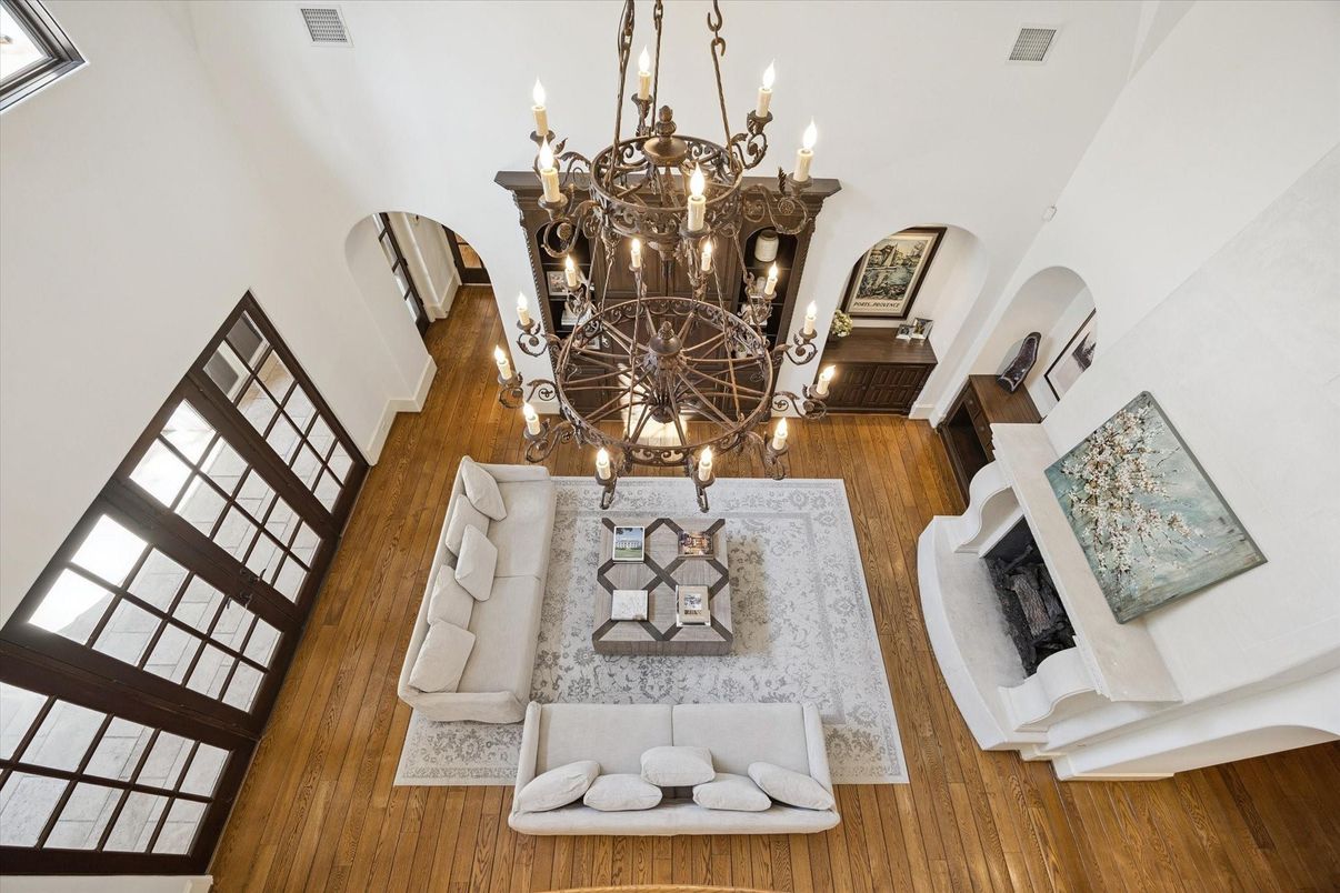 Chandelier, Interior, Living room