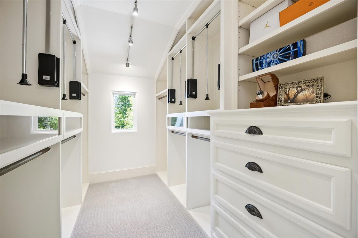 Interior, Walk-in Closets