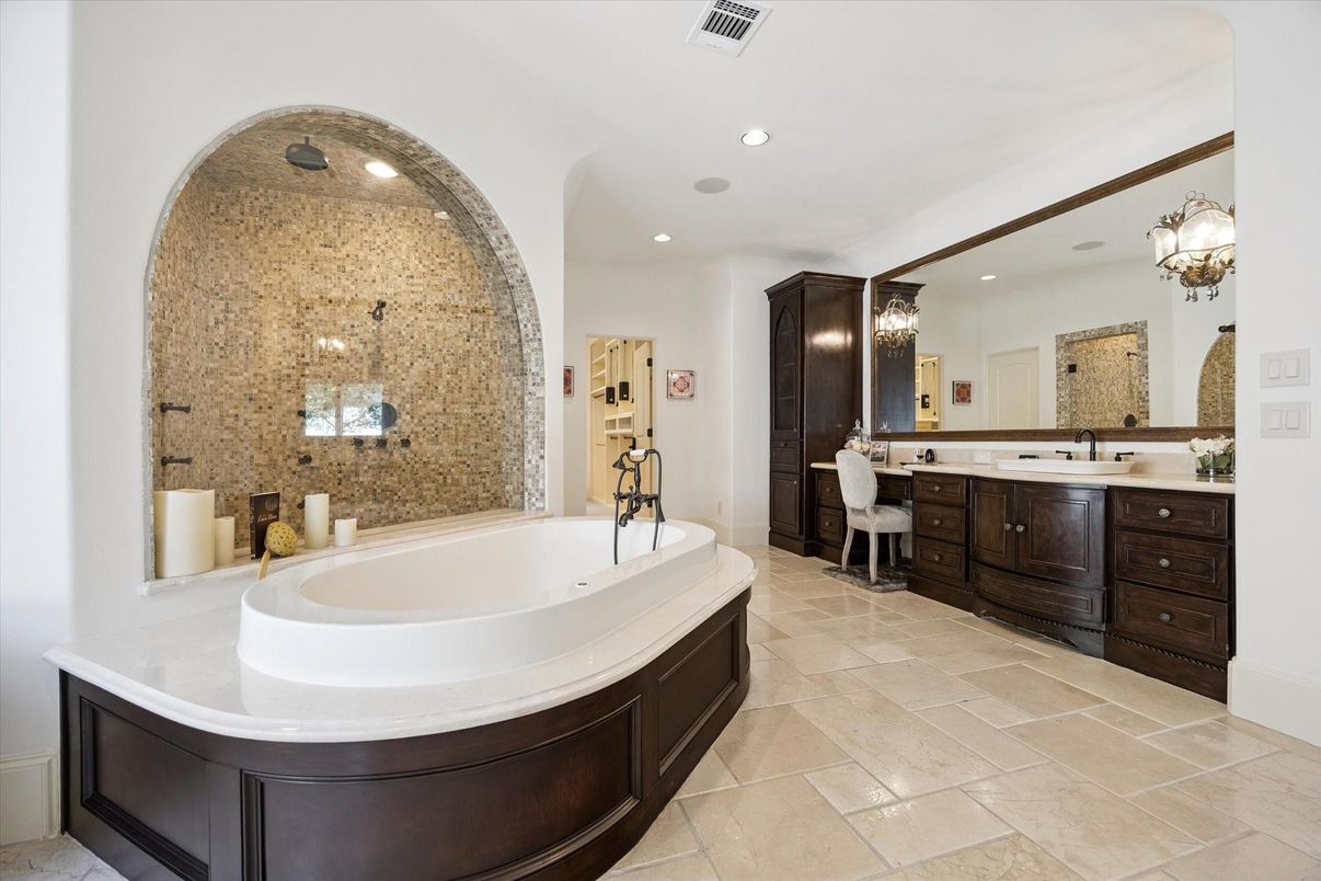 Bathroom, Interior, Recessed Lighting