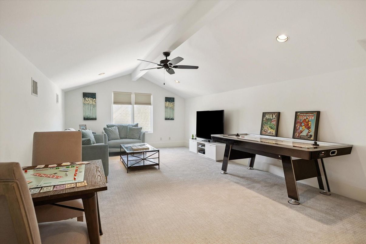 Game Room, Interior, Living room, Recessed Lighting