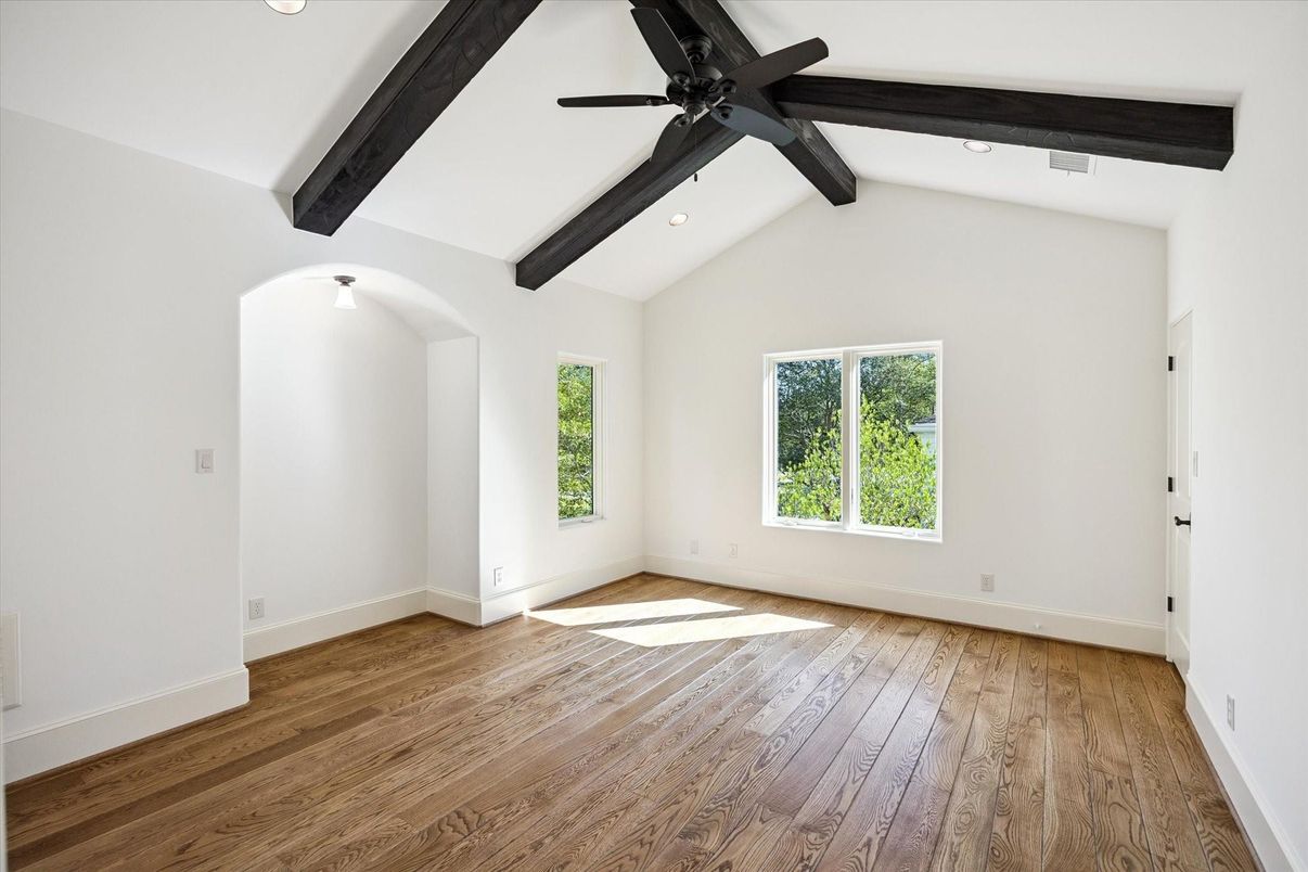 Empty room, Interior, Recessed Lighting, Wooden Beams, Wood Texture Flooring