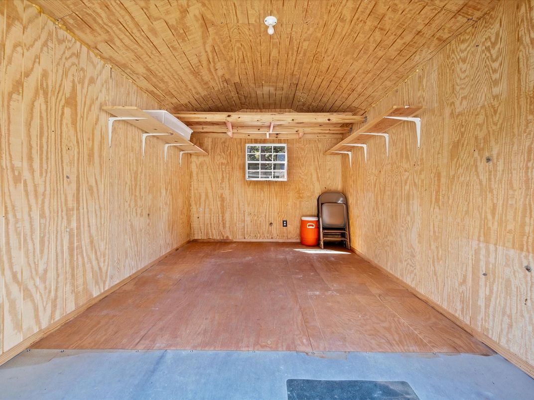 Empty room, Interior, Wooden Ceilings, Wooden Walls