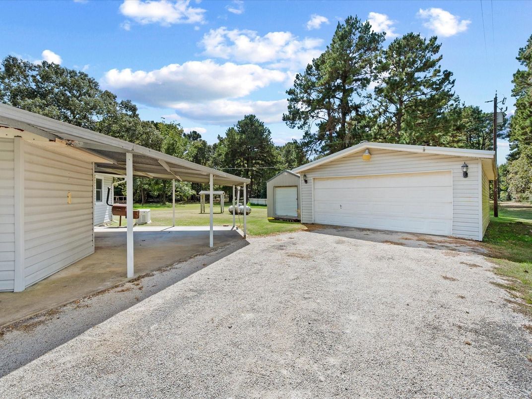Backyard, Detached Garage, Exterior