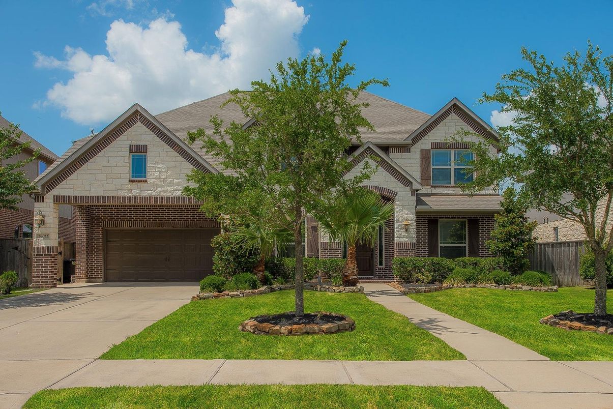 Attached, Exterior, Facade, Brick Facade, Brick Traditional