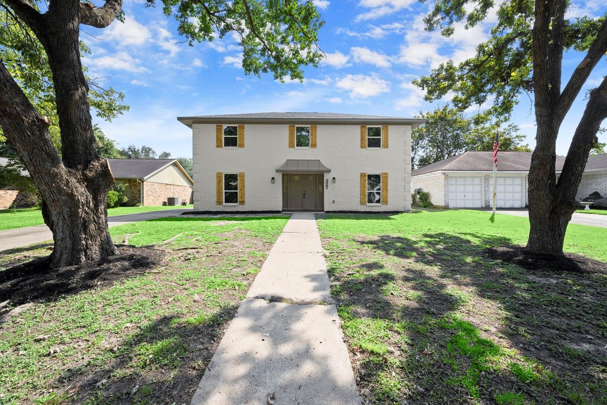 Backyard, Detached Garage, Exterior, Facade, Georgian