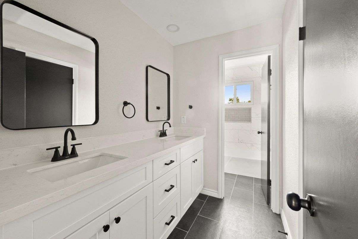 Bathroom, Dual Sink Vanities, Interior