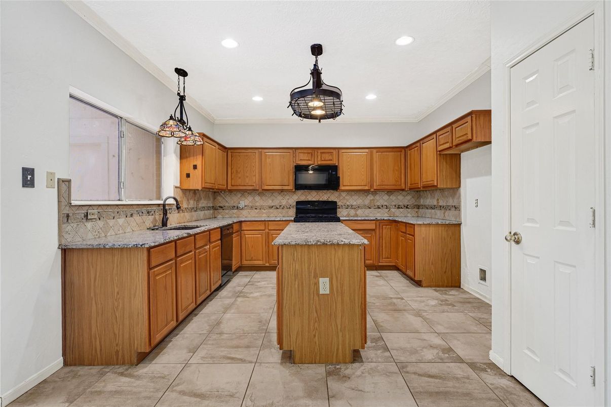 Interior, Kitchen, Pendant Lights, Recessed Lighting