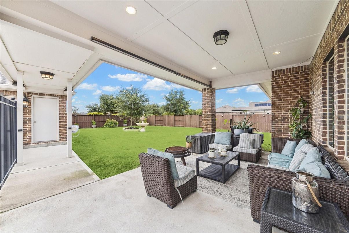 Backyard, Exterior