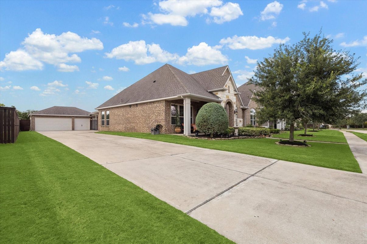 Backyard, Detached Garage, Exterior