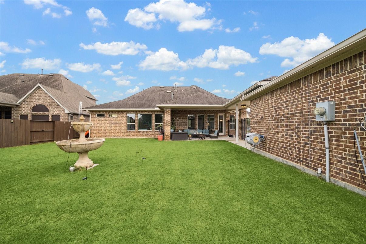 Backyard, Exterior