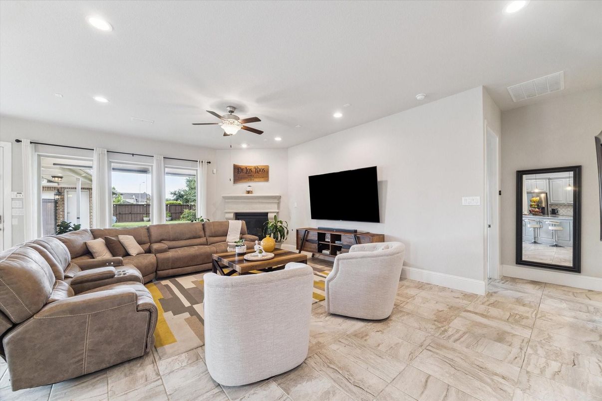 Fireplace, Interior, Living room, Recessed Lighting